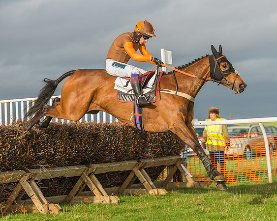 Race 6 - Confined-92