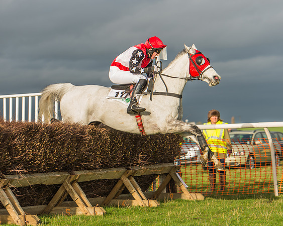 Race 6 - Confined-98