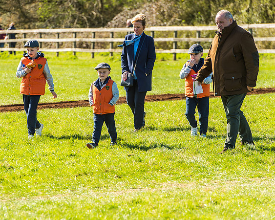 Race 1 - Puckeridge Hunt Members-16