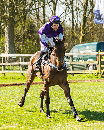 Race 1 - Puckeridge Hunt Members-18