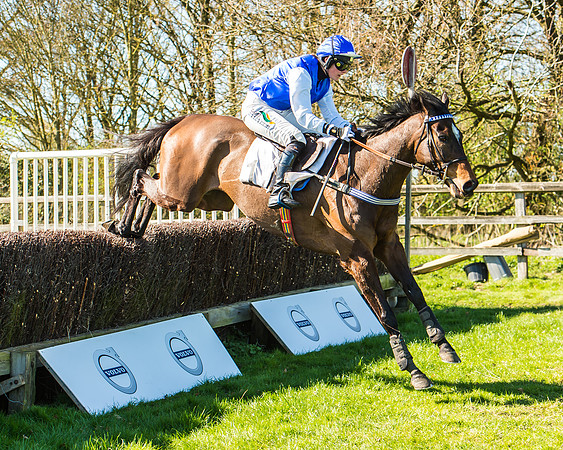 Race 1 - Puckeridge Hunt Members-82