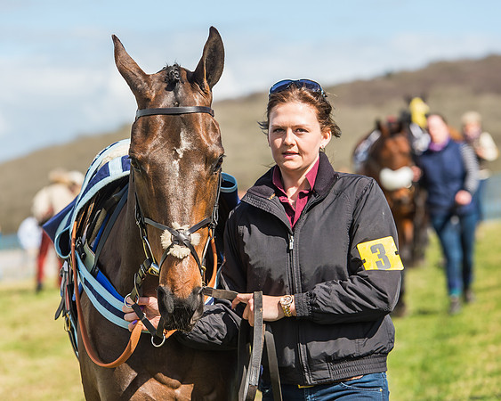 Race 1 - Confined Hunts Race-3