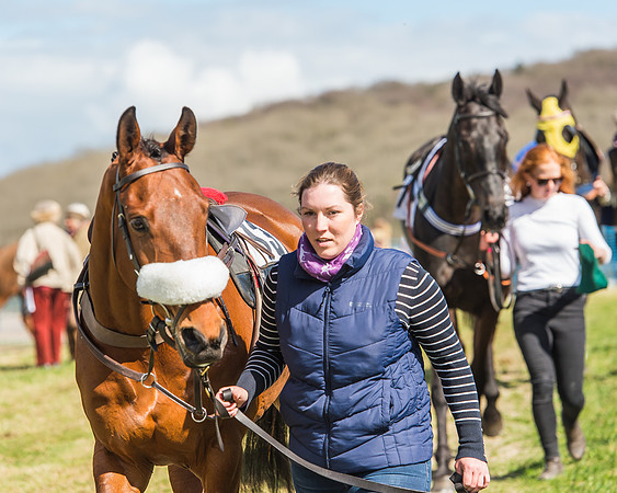 Race 1 - Confined Hunts Race-7