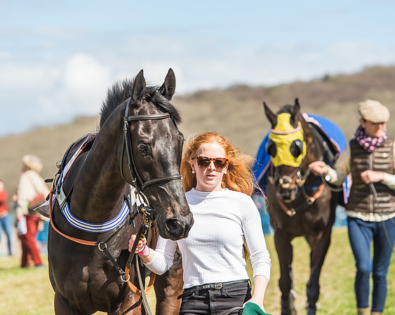 Race 1 - Confined Hunts Race-9