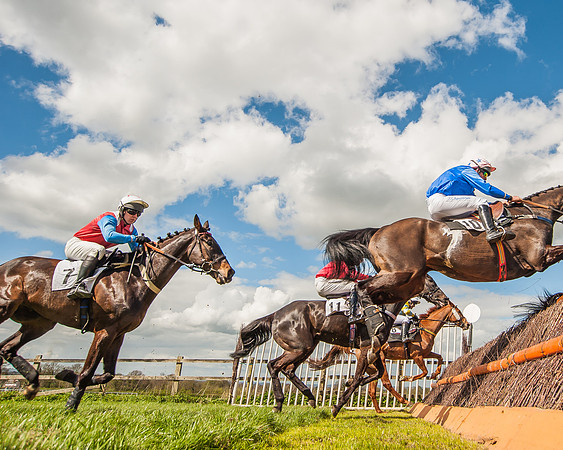 Race 1 - Confined Hunts Race-75