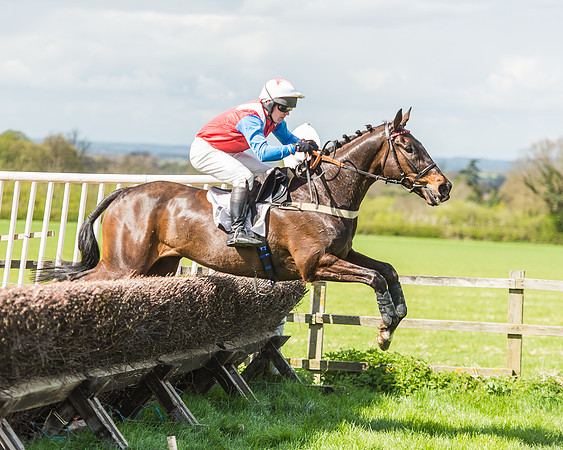 Race 1 - Confined Hunts Race-92