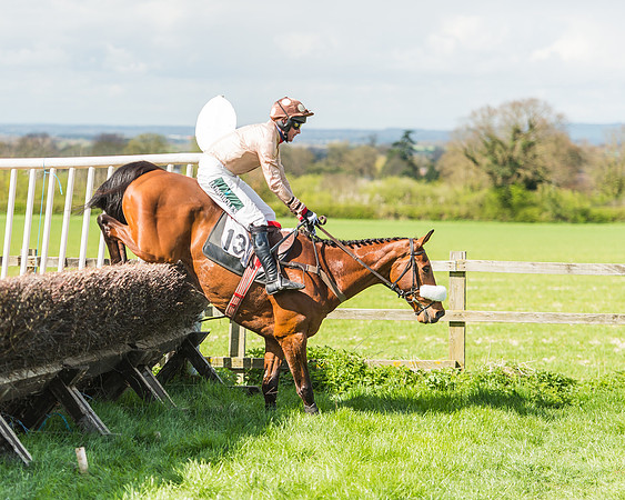 Race 1 - Confined Hunts Race-103