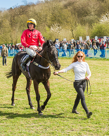 Race 1 - Confined Hunts Race-115