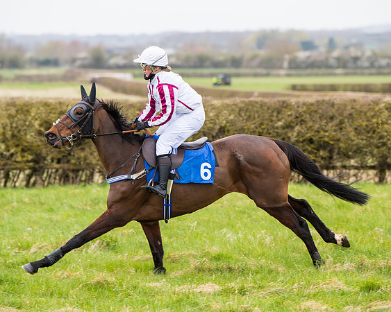 Race 3 - The PPORA Novice Riders Race  (100 of 200)
