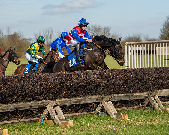 Race 1 - Open Maiden Division 1 (70 of 170)
