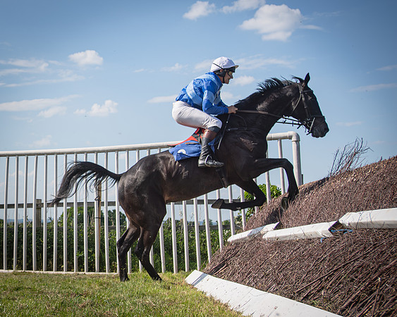 Race 4 Empire De Maulde - Seb Mead winners of The Perry’s of Aylesbury Jaecoo Men’s Open Race (143 of 190)