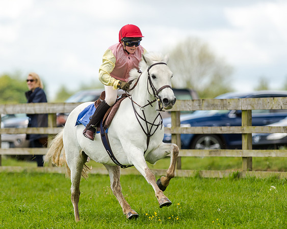 Novice Riders 148cm Race -  Grafton Pony Races 15th May 2017