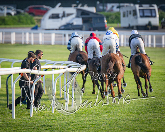 Race 4 - The Jonathan Neesom memorial open Hunter’s steeplechase 3m2f 70y (75 of 167)