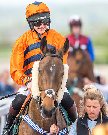 Race 2  -  Intermediate Point to Point Hunters' Steeple Chase (72 of 277)