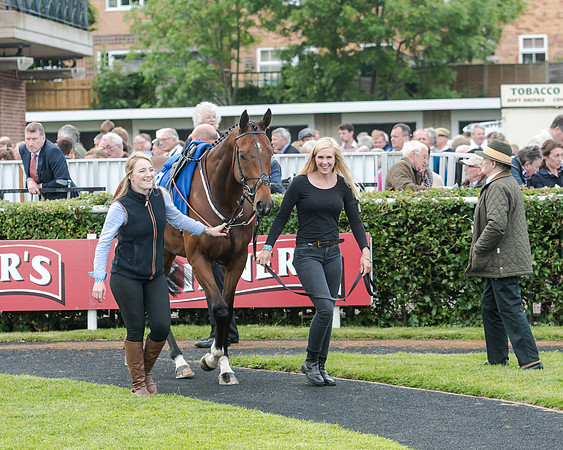 Race 5 - Pretemps Stratford Foxhunters (24 of 220)
