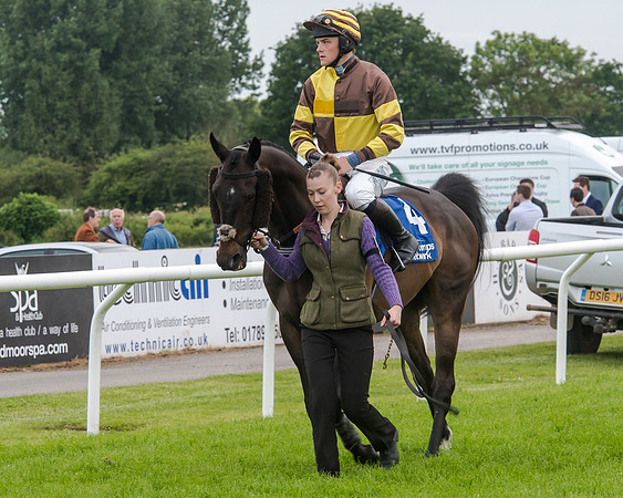 Race 5 - Pretemps Stratford Foxhunters (48 of 220)