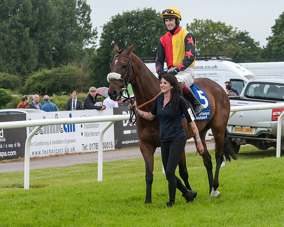 Race 5 - Pretemps Stratford Foxhunters (50 of 220)