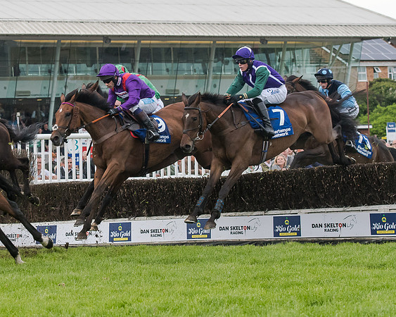 Race 5 - Pretemps Stratford Foxhunters (104 of 220)