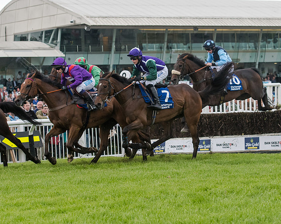 Race 5 - Pretemps Stratford Foxhunters (107 of 220)