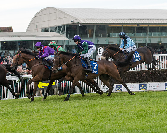 Race 5 - Pretemps Stratford Foxhunters (108 of 220)