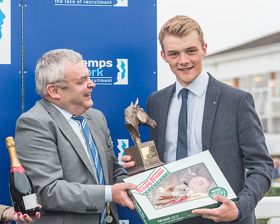 Stratford Amateur Jockey awards (2 of 25)