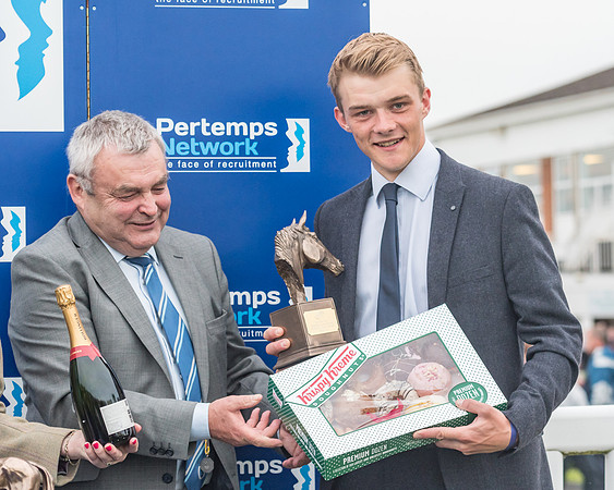 Stratford Amateur Jockey awards (4 of 25)