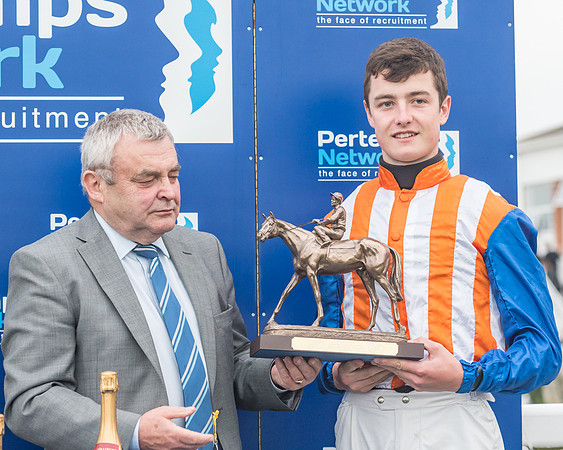 Stratford Amateur Jockey awards (8 of 25)