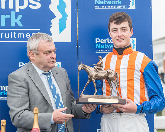 Stratford Amateur Jockey awards (9 of 25)