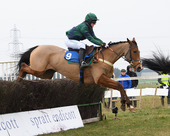 Race 3 - Novice Riders Race (125 of 180)