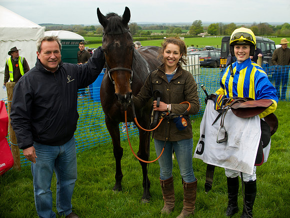 Kimblewick Point to Point at Kingston Blount Racecourse on Saturday 12th April 2014