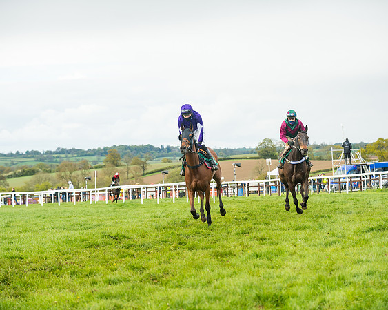 Race 6  - Maiden Div 1  (23 of 126)