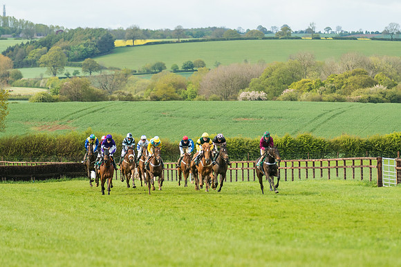 Race 6  - Maiden Div 1  (39 of 126)