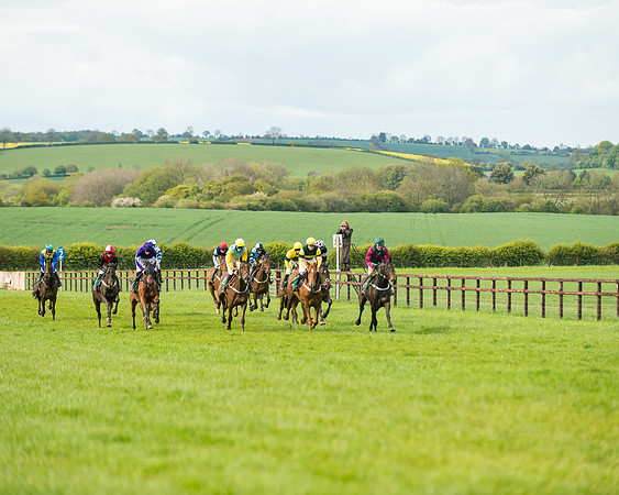 Race 6  - Maiden Div 1  (40 of 126)