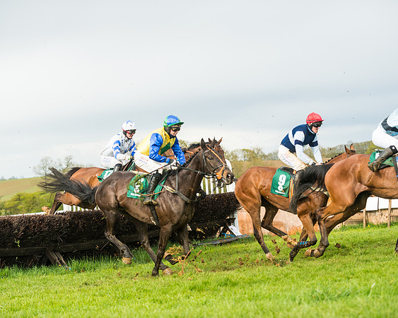 Race 6  - Maiden Div 1  (58 of 126)