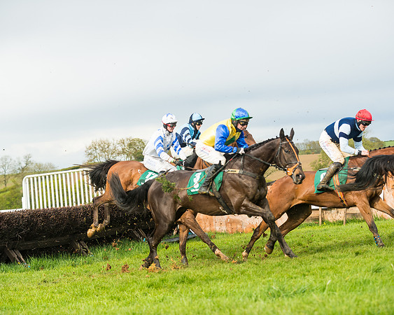 Race 6  - Maiden Div 1  (60 of 126)