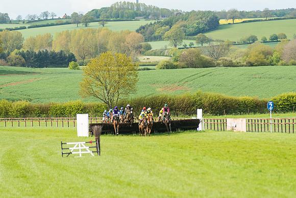 Race 6  - Maiden Div 1  (63 of 126)