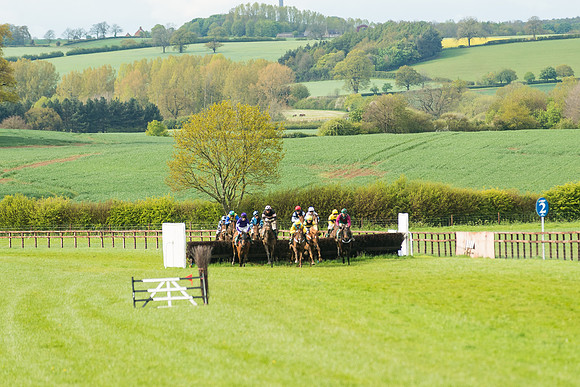 Race 6  - Maiden Div 1  (64 of 126)