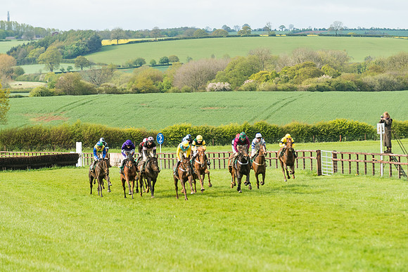 Race 6  - Maiden Div 1  (66 of 126)