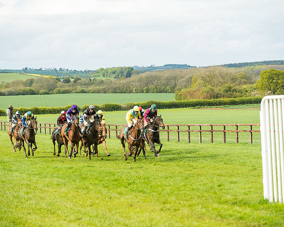 Race 6  - Maiden Div 1  (70 of 126)