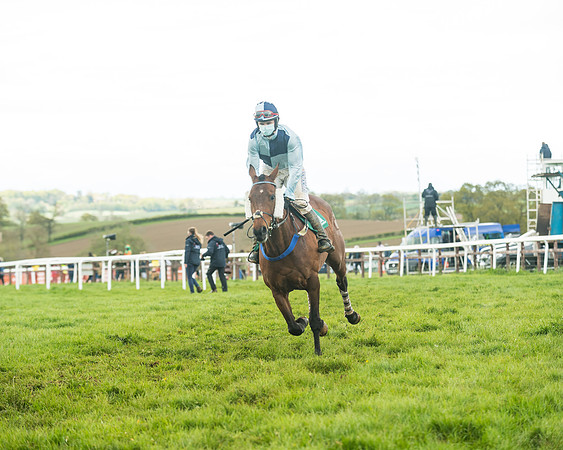 Race 6  - Maiden Div 2 (53 of 207)
