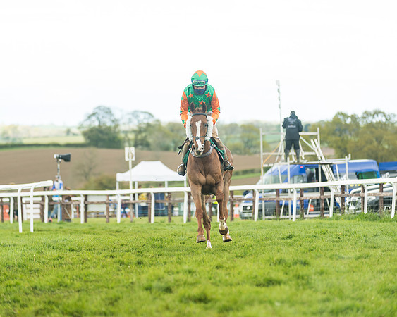 Race 6  - Maiden Div 2 (62 of 207)