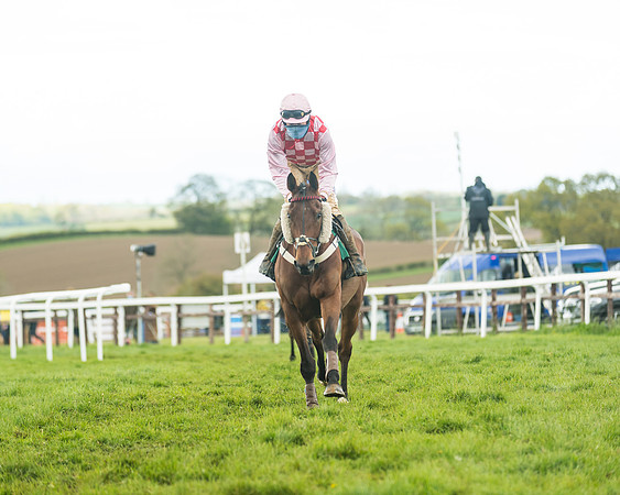 Race 6  - Maiden Div 2 (69 of 207)