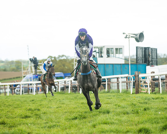 Race 6  - Maiden Div 2 (87 of 207)