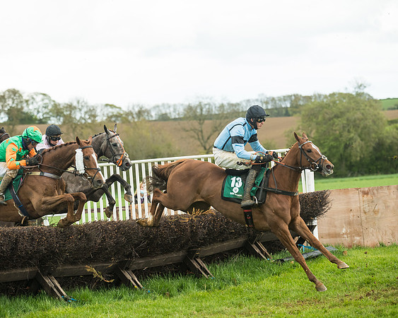 Race 6  - Maiden Div 2 (102 of 207)