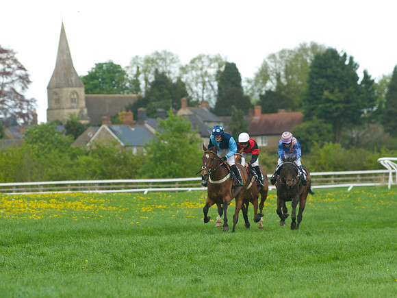 Race 4 - Novice Riders 24