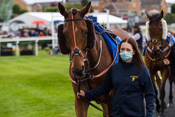 Race 4 - Pretemps Stratford Foxhunters (17 of 106)