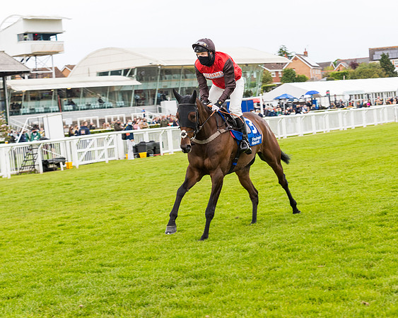 Race 4 - Pretemps Stratford Foxhunters (28 of 106)