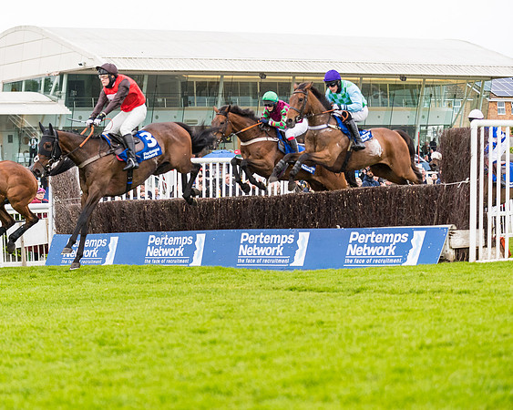 Race 4 - Pretemps Stratford Foxhunters (47 of 106)
