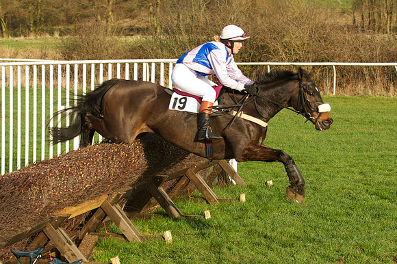 Race 7 - 33