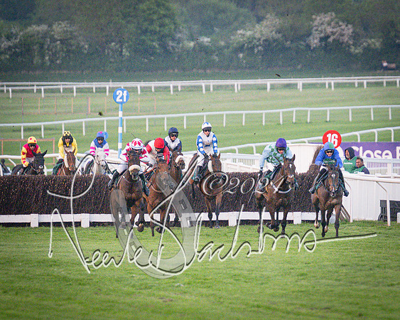 Race - 7 The Royal Gloucester Hussars Open Hunter's steeplechase 2m4f 127y (92 of 210)